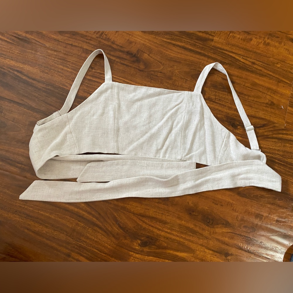 altar’d state tie up crop top